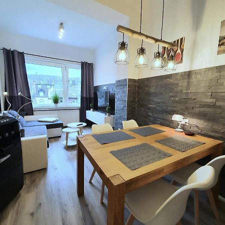 Moderne Wohlfuehloase Zentral In Seenaehe - Pillow Menu, 2 Stk 55" Smart Tvs, Netflix, Disneyplus Uvm Wetter  Exterior foto