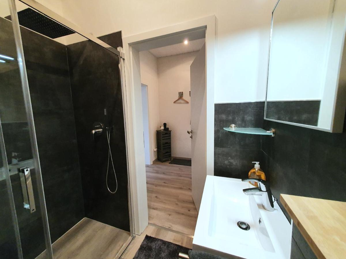Moderne Wohlfuehloase Zentral In Seenaehe - Pillow Menu, 2 Stk 55" Smart Tvs, Netflix, Disneyplus Uvm Wetter  Exterior foto